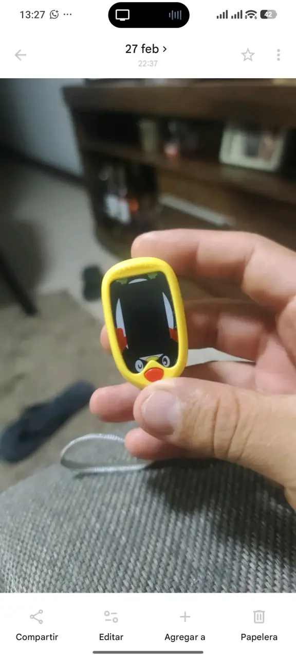 Oxímetro de dedo infantil amarillo