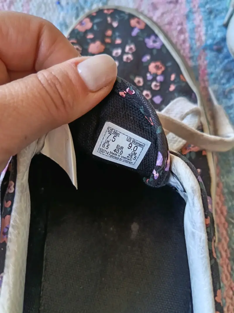 Zapatillas Vans florales para mujer - 4