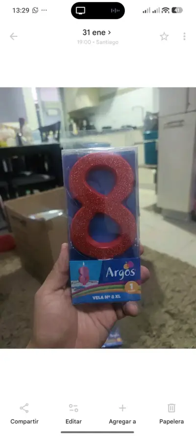 Vela de cumpleaños número 8 roja con brillo Argos - miniatura 2