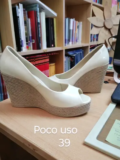 Zapatos de cuña beige talla 39 poco uso - miniatura 1
