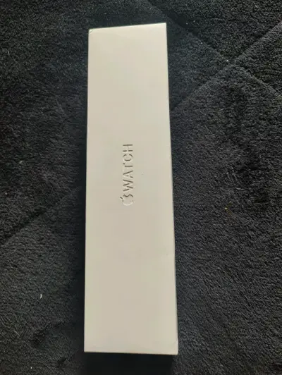 Apple Watch Series 7 en caja original - miniatura 3