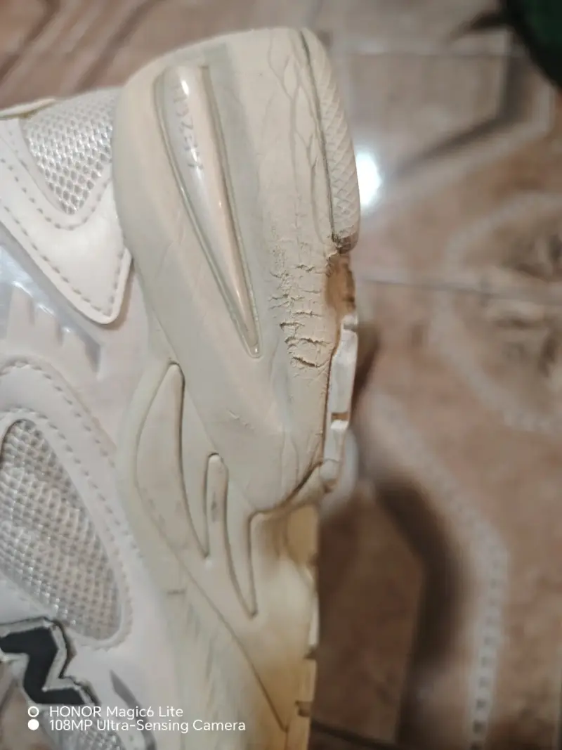 Zapatillas New Balance 725 Beige Off White ML725CA - 3