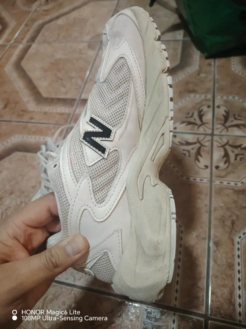 Zapatillas New Balance 725 Beige Off White ML725CA - 5