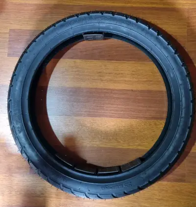 Neumático para moto 100/80-17 nuevo - miniatura 1
