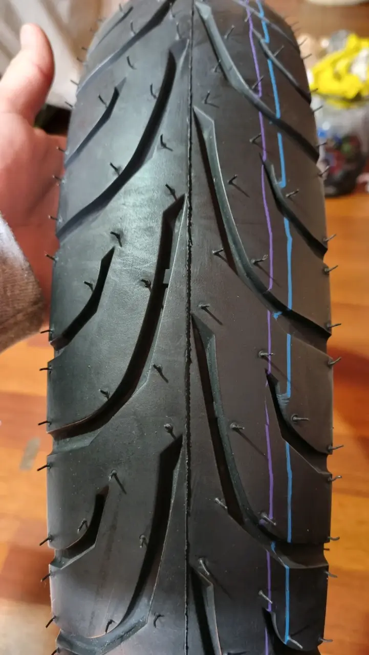 Neumático para moto 100/80-17 nuevo - 2