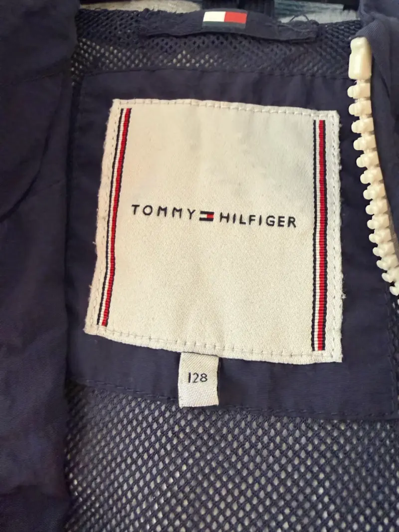 Cortaviento  Tommy Hilfiger azul con capucha niño - 2