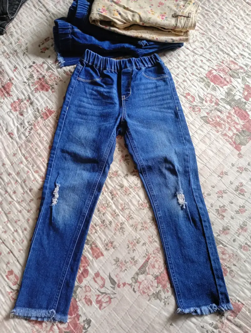 Conjunto de pantalones para niña, jeans y floral - 2
