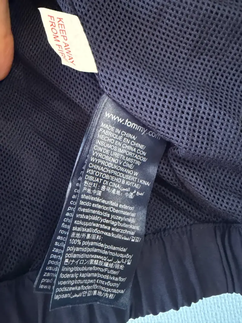 Cortaviento  Tommy Hilfiger azul con capucha niño - 3
