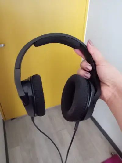 audifonos hyperx  Negros con Cable - miniatura 1