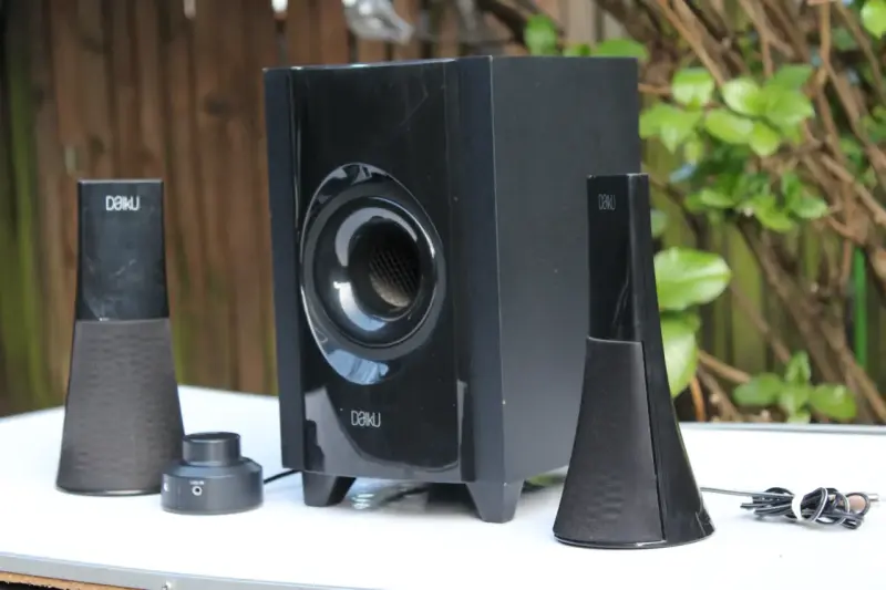 Subwoofer Sistema Audio 2.1 - 40Watts Pc-Notebook - 5