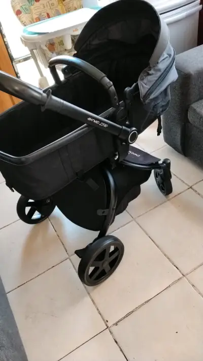 Coche de bebé deluxe 360 negro - miniatura 2