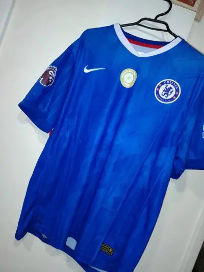 Camiseta Chelsea FC Nike azul con insignias - miniatura 1