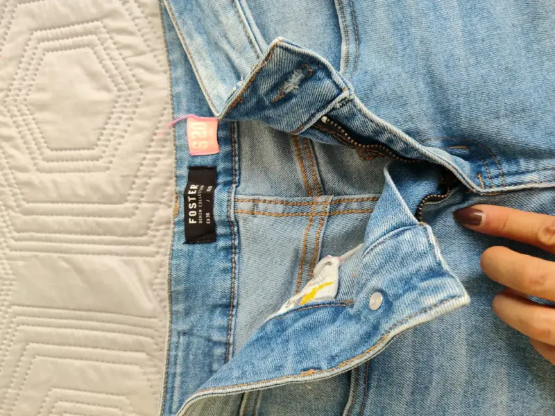 Jeans de mujer desgastados y rotos - 2