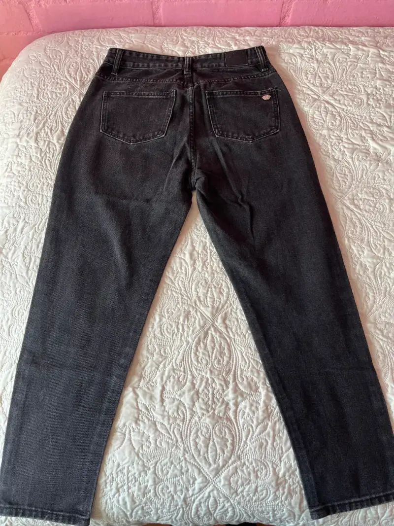 Jeans negros de mujer Fiorucci estilo mom jeans - 3