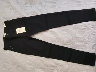Jeans negros Foster talla 36 nuevos - miniatura 2