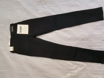 Jeans negros Foster talla 36 nuevos - miniatura 4