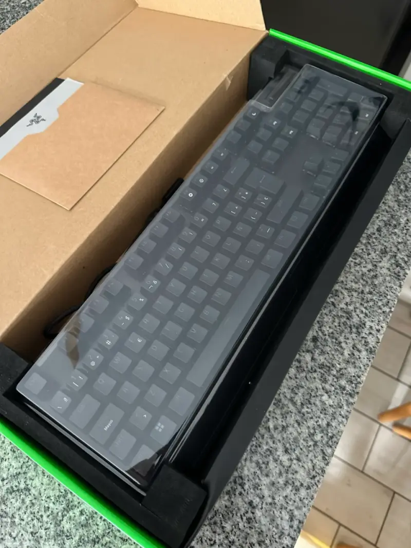 Teclado mecánico Razer BlackWidow V3 con retroiluminación RGB - 2