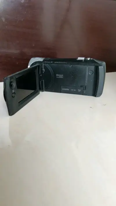 Videocámara Sony Handycam HD con pantalla abatible - miniatura 3