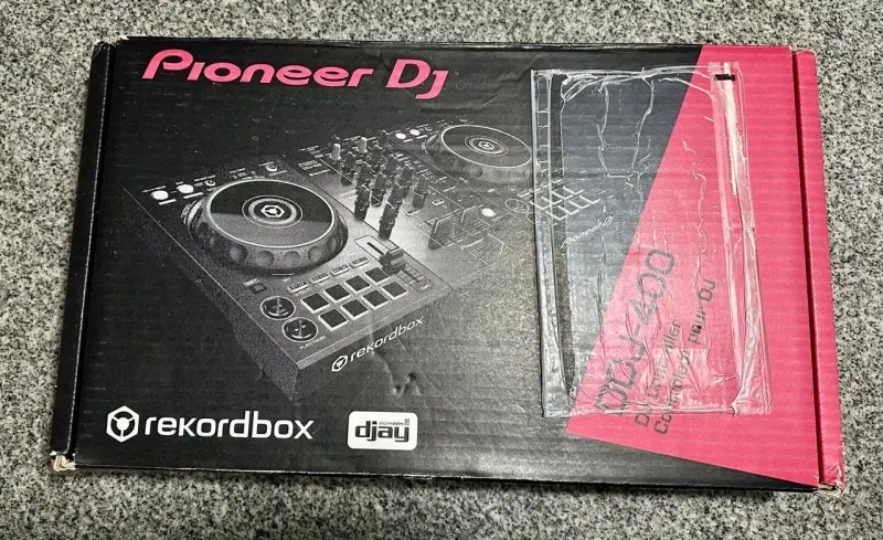 Controlador DJ Pioneer DDJ-400 con Rekordbox