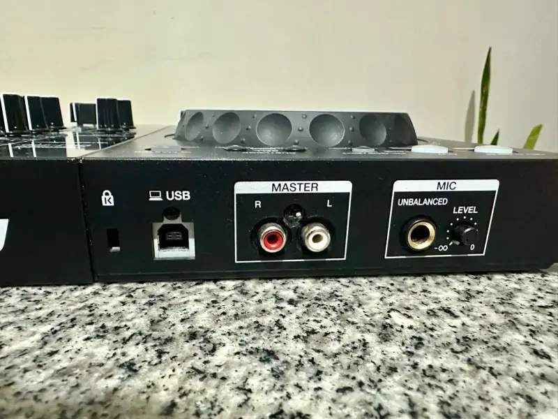 Controlador DJ Pioneer DDJ-400 con Rekordbox - 4
