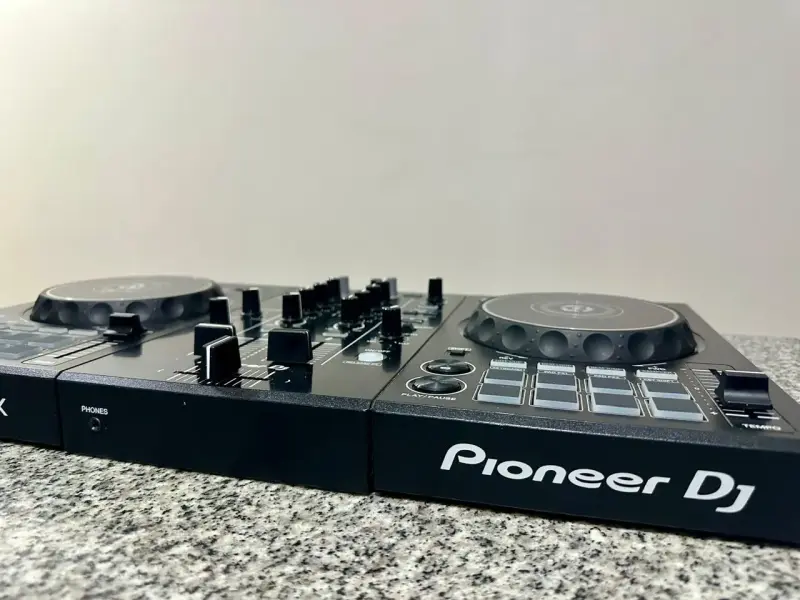 Controlador DJ Pioneer DDJ-400 con Rekordbox - 5