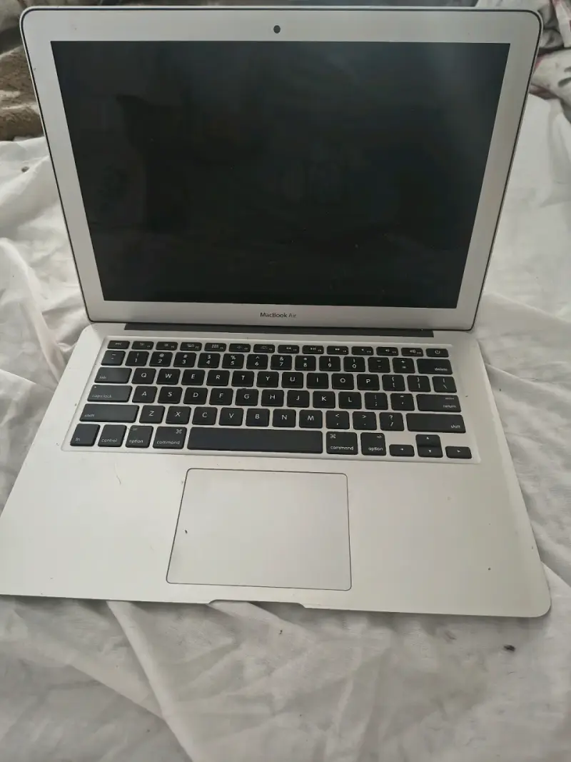 MacBook Air usado en buen estado - 1