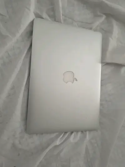MacBook Air usado en buen estado - miniatura 3