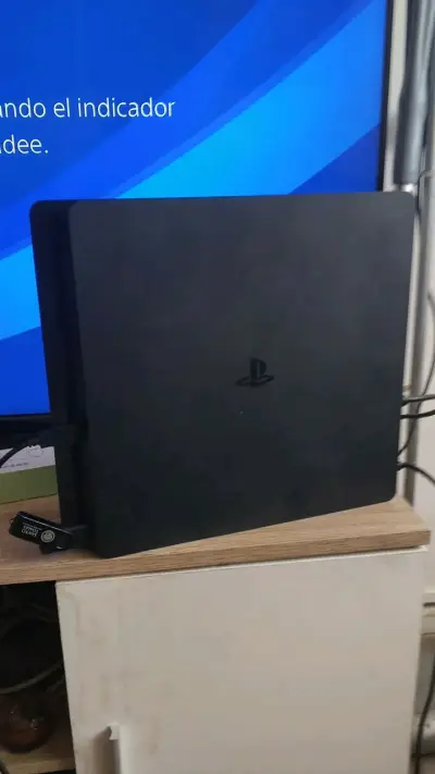 Consola PlayStation 4 Slim 1 tb Desbloqueada - miniatura 1