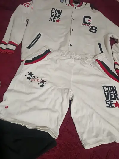 Conjunto deportivo Converse blanco con detalles rojos - miniatura 1