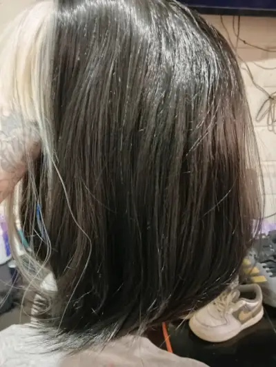 Peluca de cabello sintético bicolor - miniatura 5