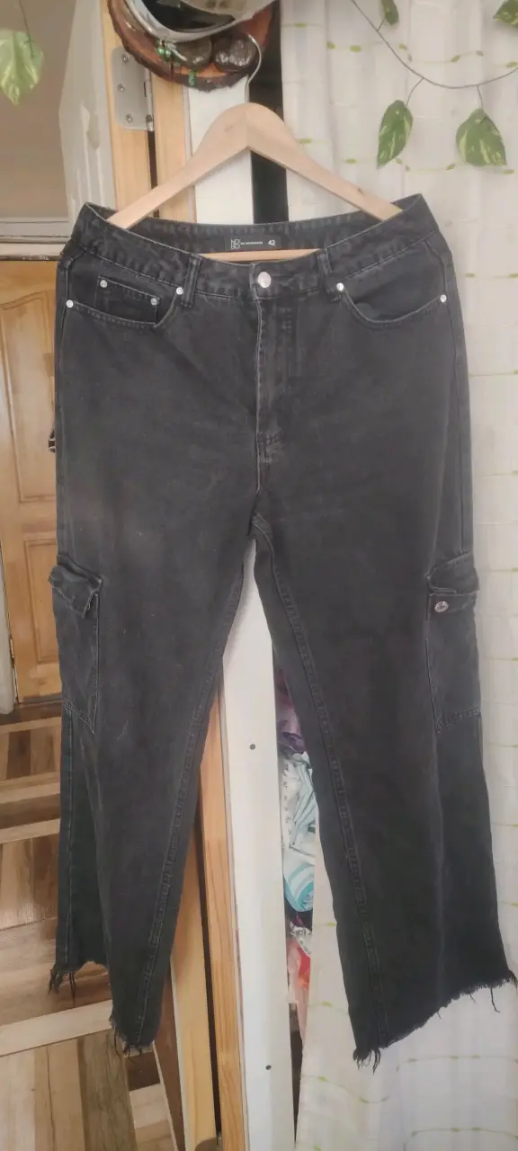Jeans negros tipo cargo