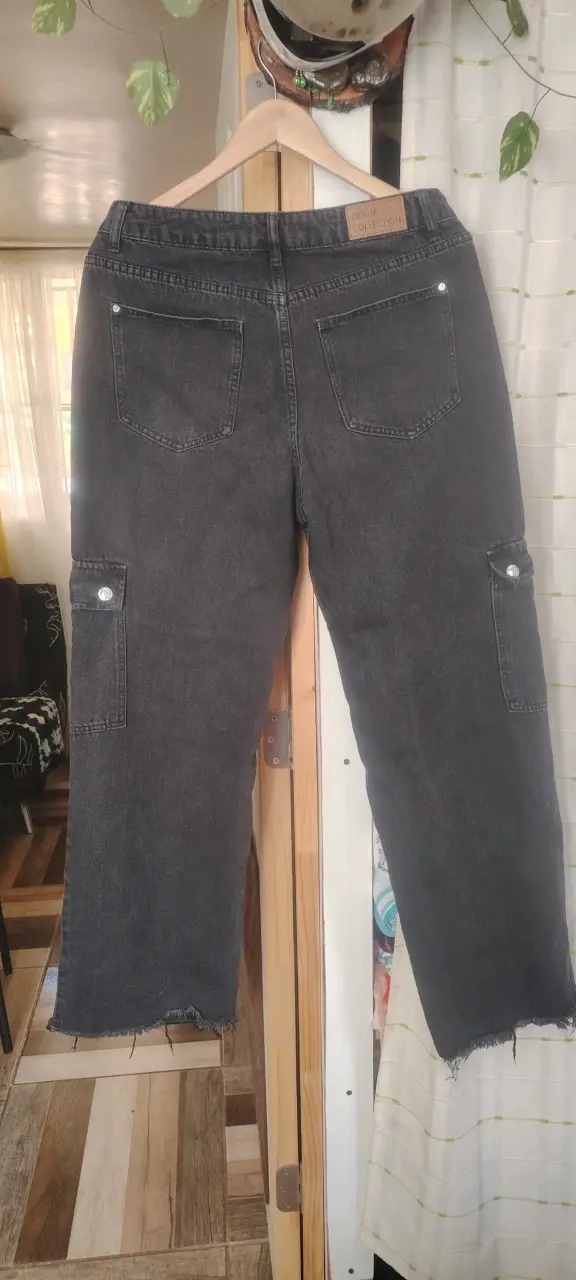 Jeans negros tipo cargo - 2
