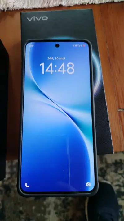 Smartphone Vivo V60 5G Lite con IA - miniatura 2