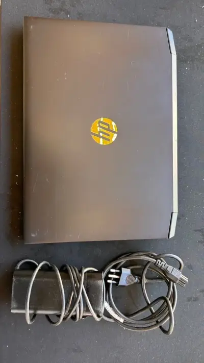 Laptop HP Pavilion Gaming con Ryzen 7 y GTX 1650 - miniatura 3