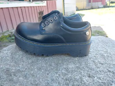 Zapatos de plataforma negros para mujer - miniatura 3