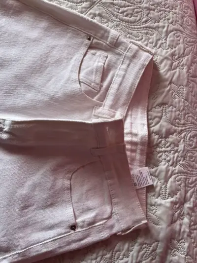 Pantalones blancos ajustados para mujer - miniatura 2