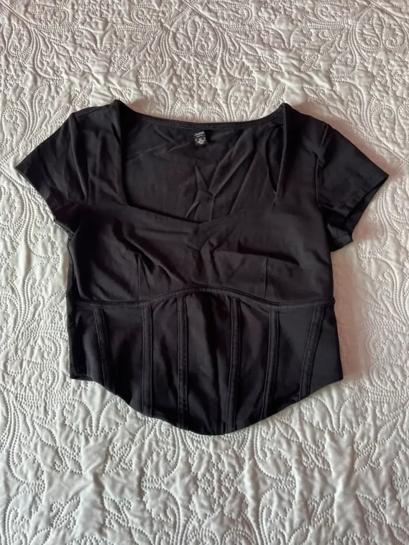 Top negro ajustado para mujer