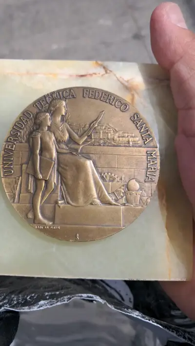 Medalla Conmemorativa Universidad Técnica Federico Santa María - miniatura 2