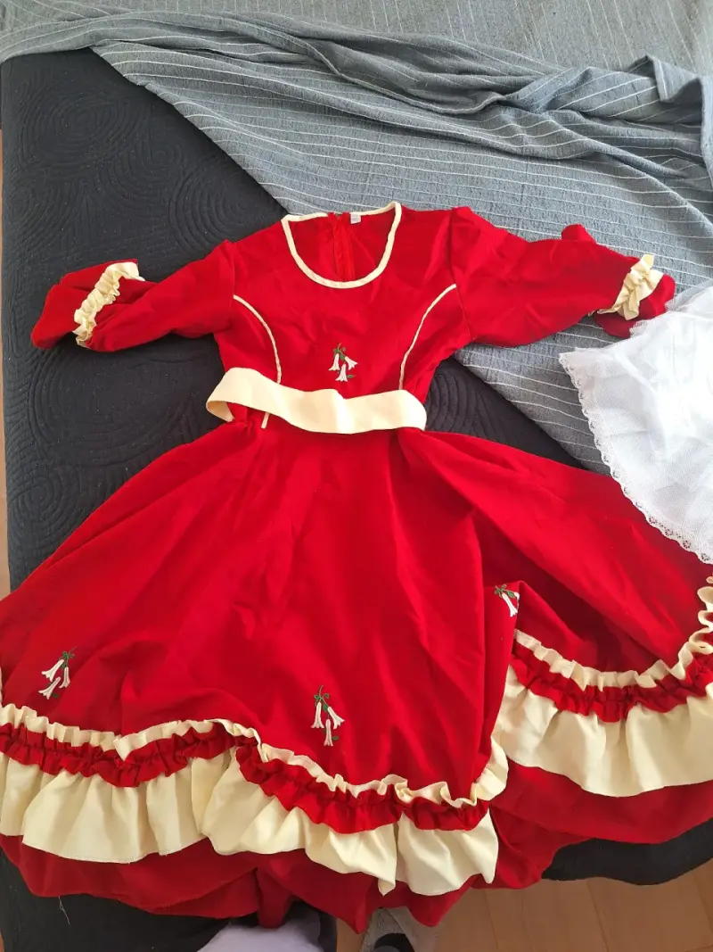 Vestido de huasa chilena rojo con enaguas - 1