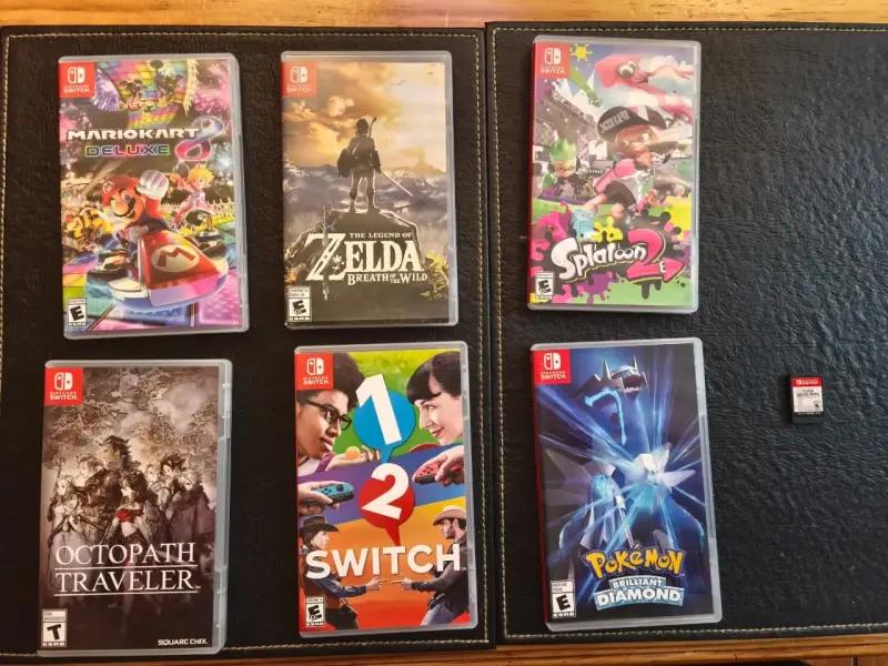 Nintendo Switch con Joy-Con y juegos adicionales - 2