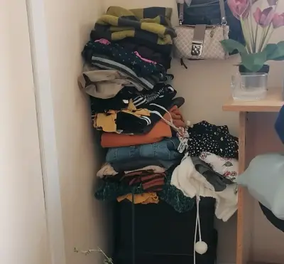 Lote de ropa variada para mujer en buen estado - miniatura 1