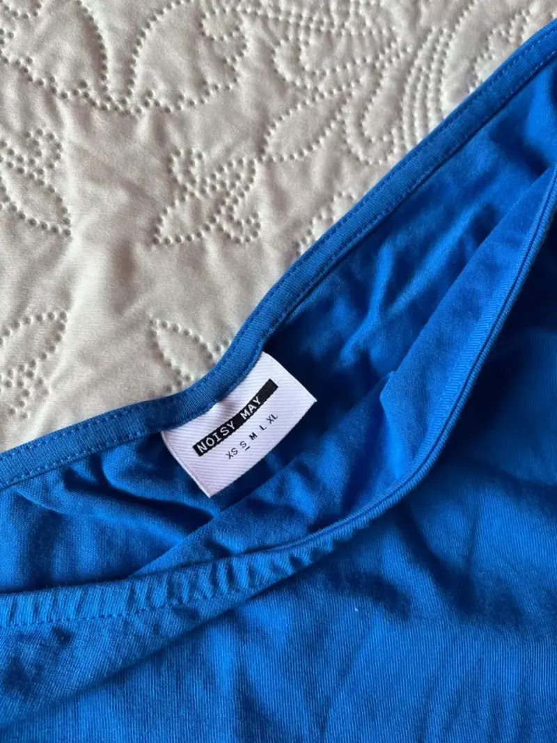 Top asimétrico azul para mujer - 3
