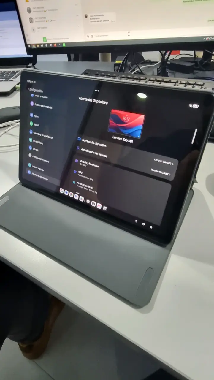 Tablet Lenovo Tab M11 con accesorios - 4