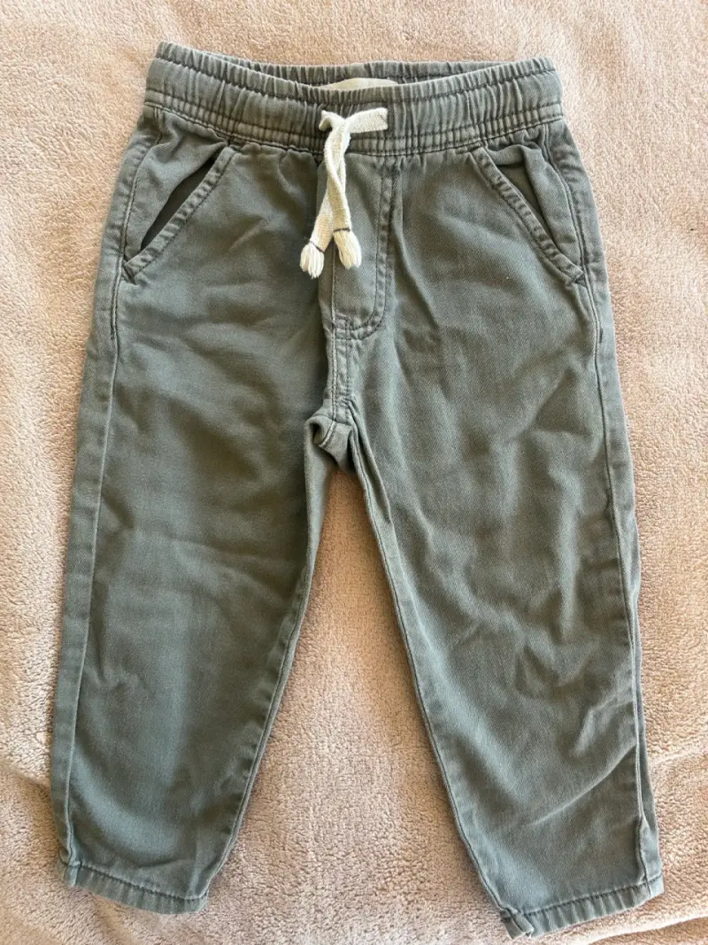 Pantalones jogger verde oliva para niño - 1