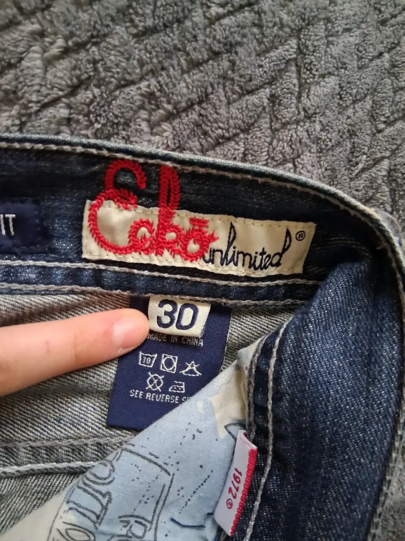 Jeans Ecko Unlimited con diseño en bolsillos - 2