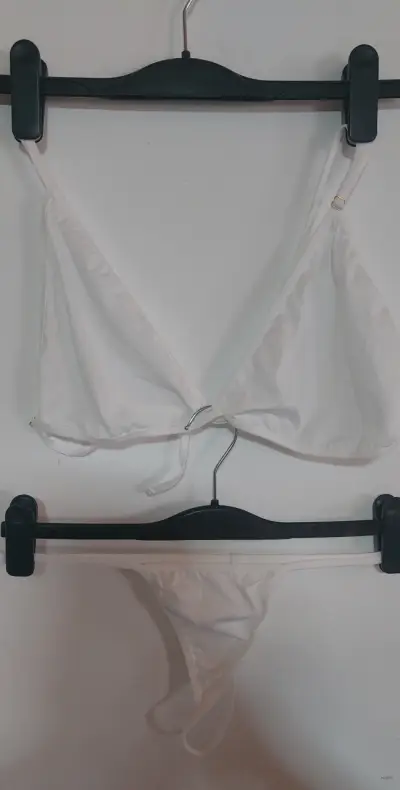 Conjunto de lencería blanco con bata de encaje - miniatura 1