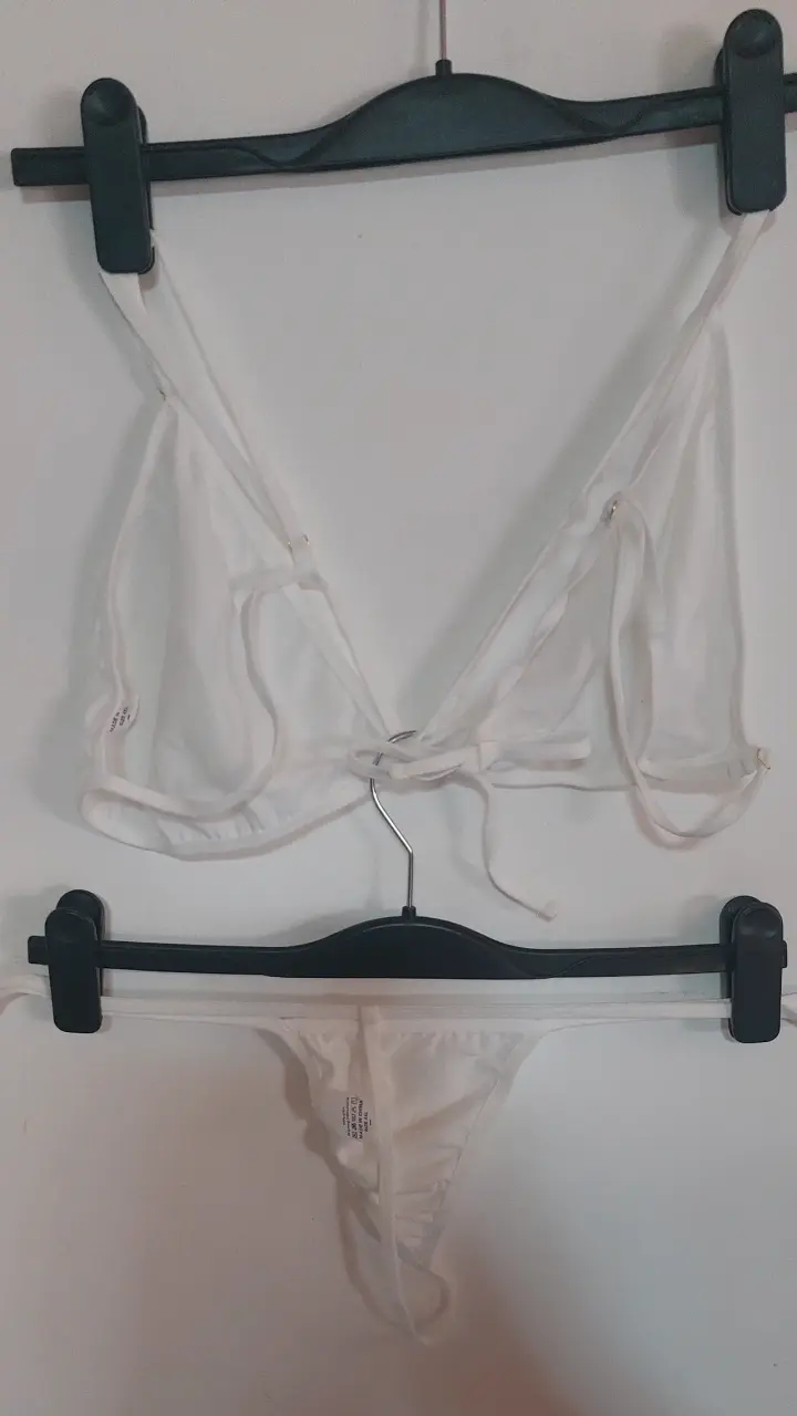 Conjunto de lencería blanco con bata de encaje - 2