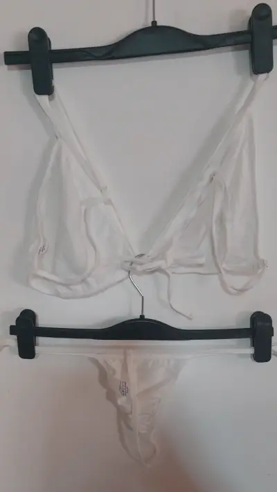 Conjunto de lencería blanco con bata de encaje - miniatura 2