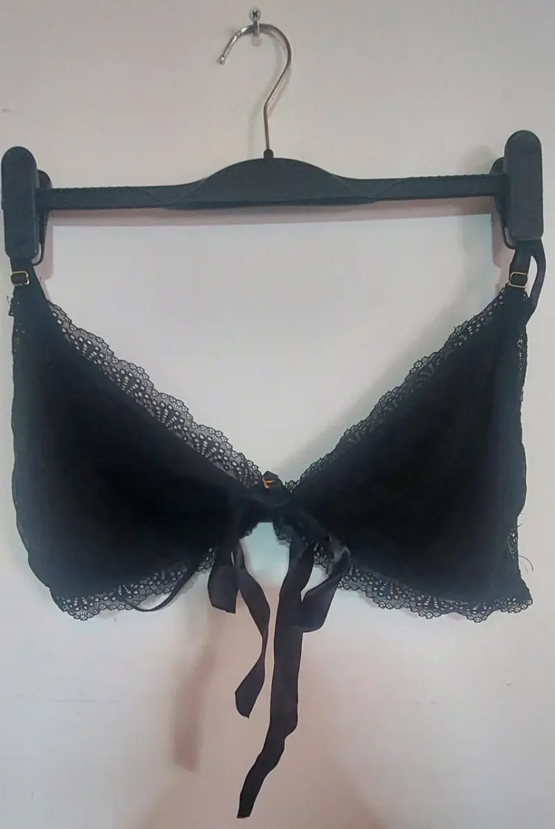 Conjunto de lencería negro con encaje - 3