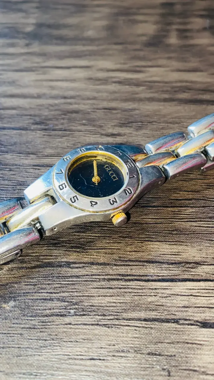 Reloj Gucci de acero inoxidable para mujer - 1